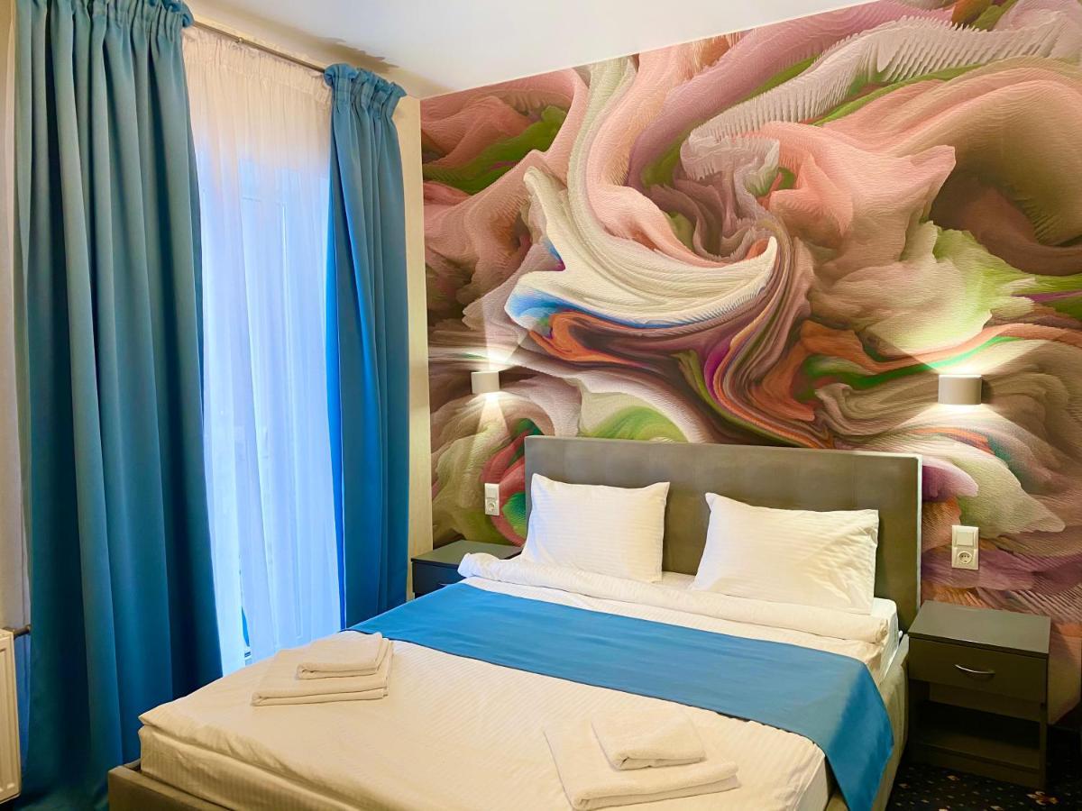 Biruza Club Hotell Petrivs'ke Exteriör bild