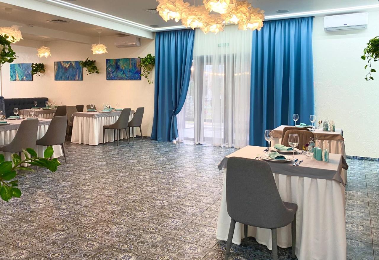 Biruza Club Hotell Petrivs'ke Exteriör bild