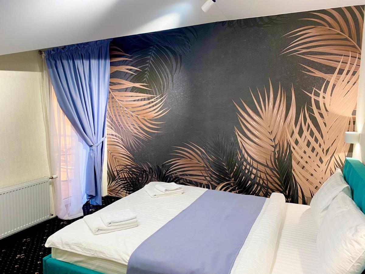 Biruza Club Hotell Petrivs'ke Exteriör bild
