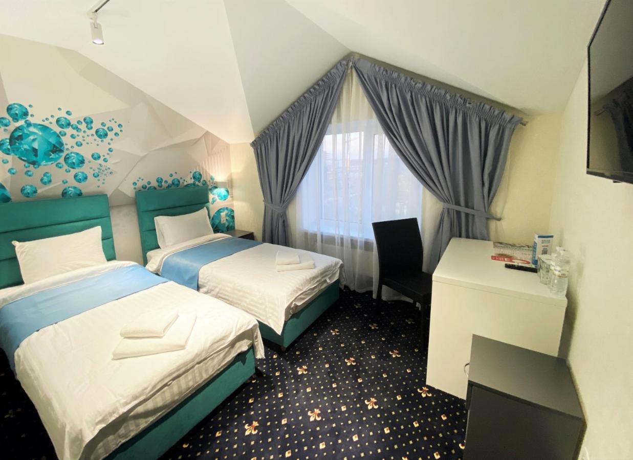 Biruza Club Hotell Petrivs'ke Exteriör bild