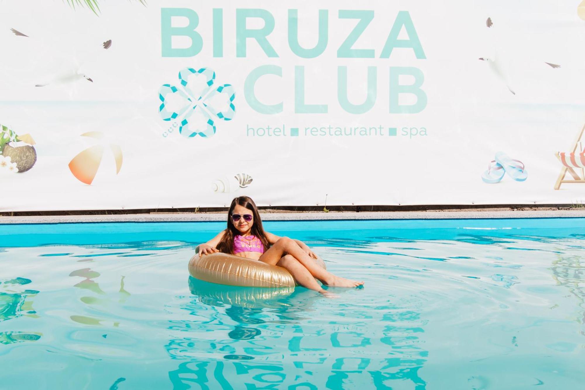 Biruza Club Hotell Petrivs'ke Exteriör bild