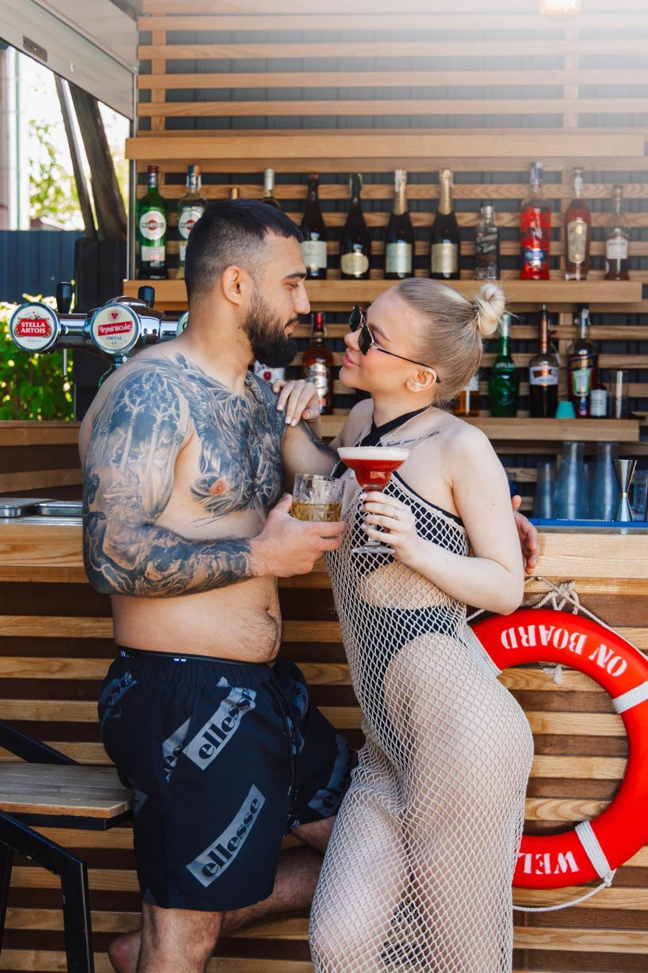 Biruza Club Hotell Petrivs'ke Exteriör bild