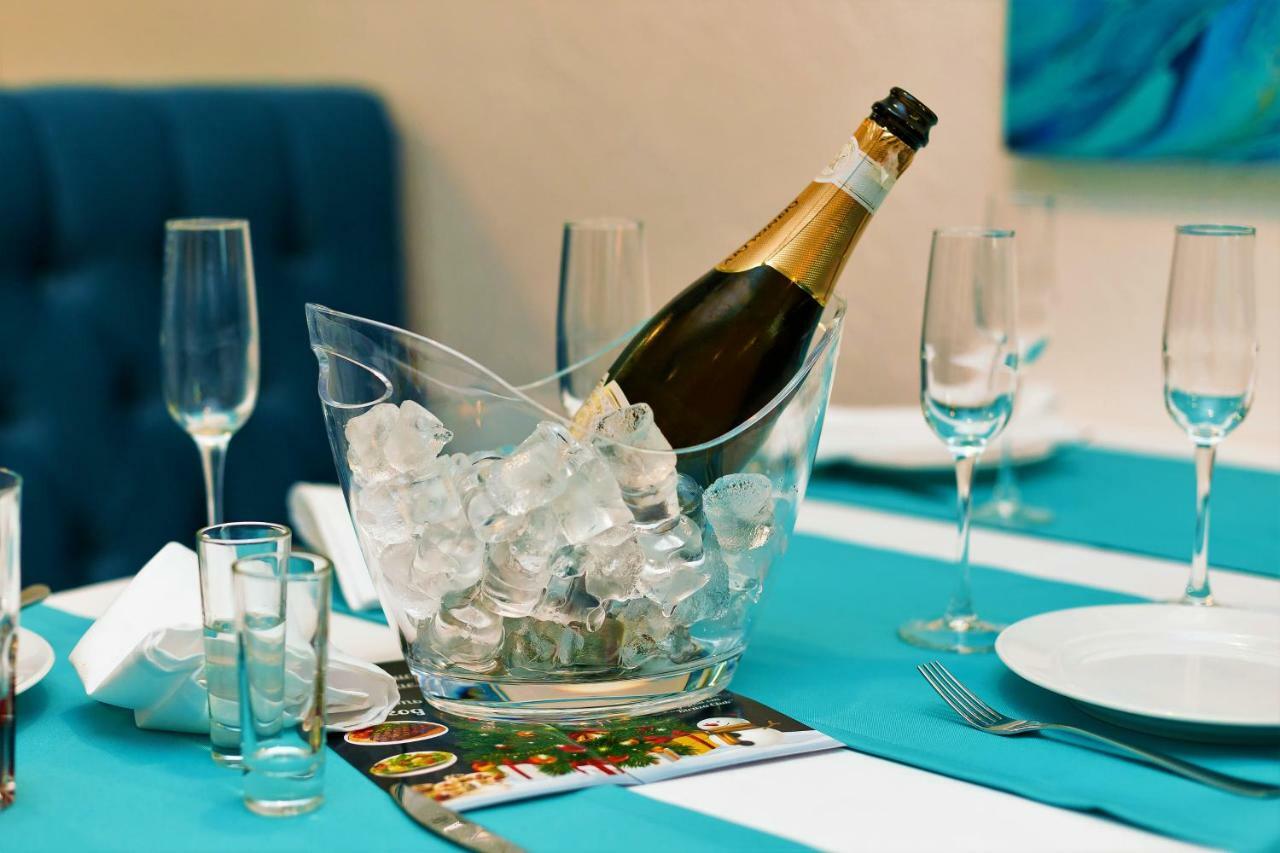 Biruza Club Hotell Petrivs'ke Exteriör bild