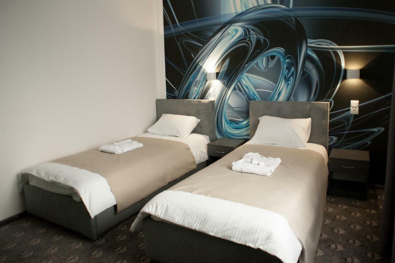 Biruza Club Hotell Petrivs'ke Exteriör bild
