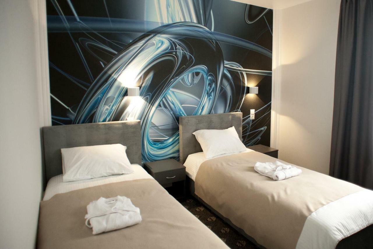 Biruza Club Hotell Petrivs'ke Exteriör bild