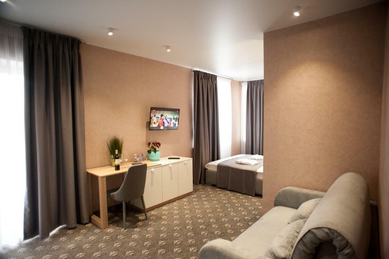 Biruza Club Hotell Petrivs'ke Exteriör bild