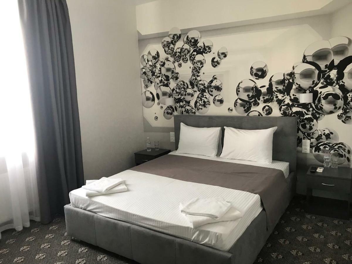 Biruza Club Hotell Petrivs'ke Exteriör bild