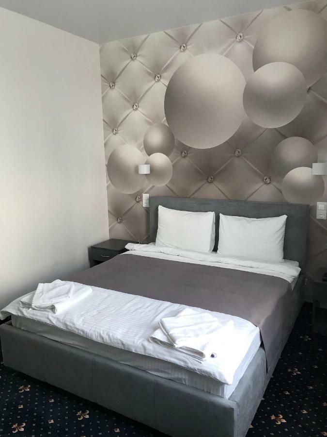 Biruza Club Hotell Petrivs'ke Exteriör bild
