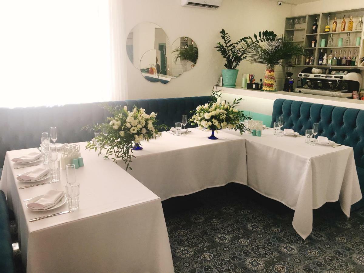 Biruza Club Hotell Petrivs'ke Exteriör bild
